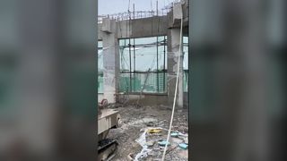 Self-propelled crawler wire saw