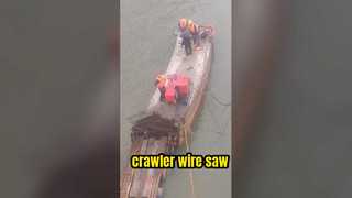 Crawler wire saw suitable for various projects such as docks, bridge piers, and tunnels.