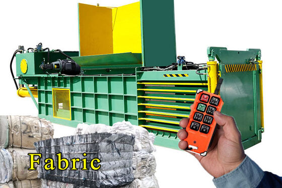 Horizontal Hydraulic Baler Machine For PET Bottle And Plastic Waste Recycling